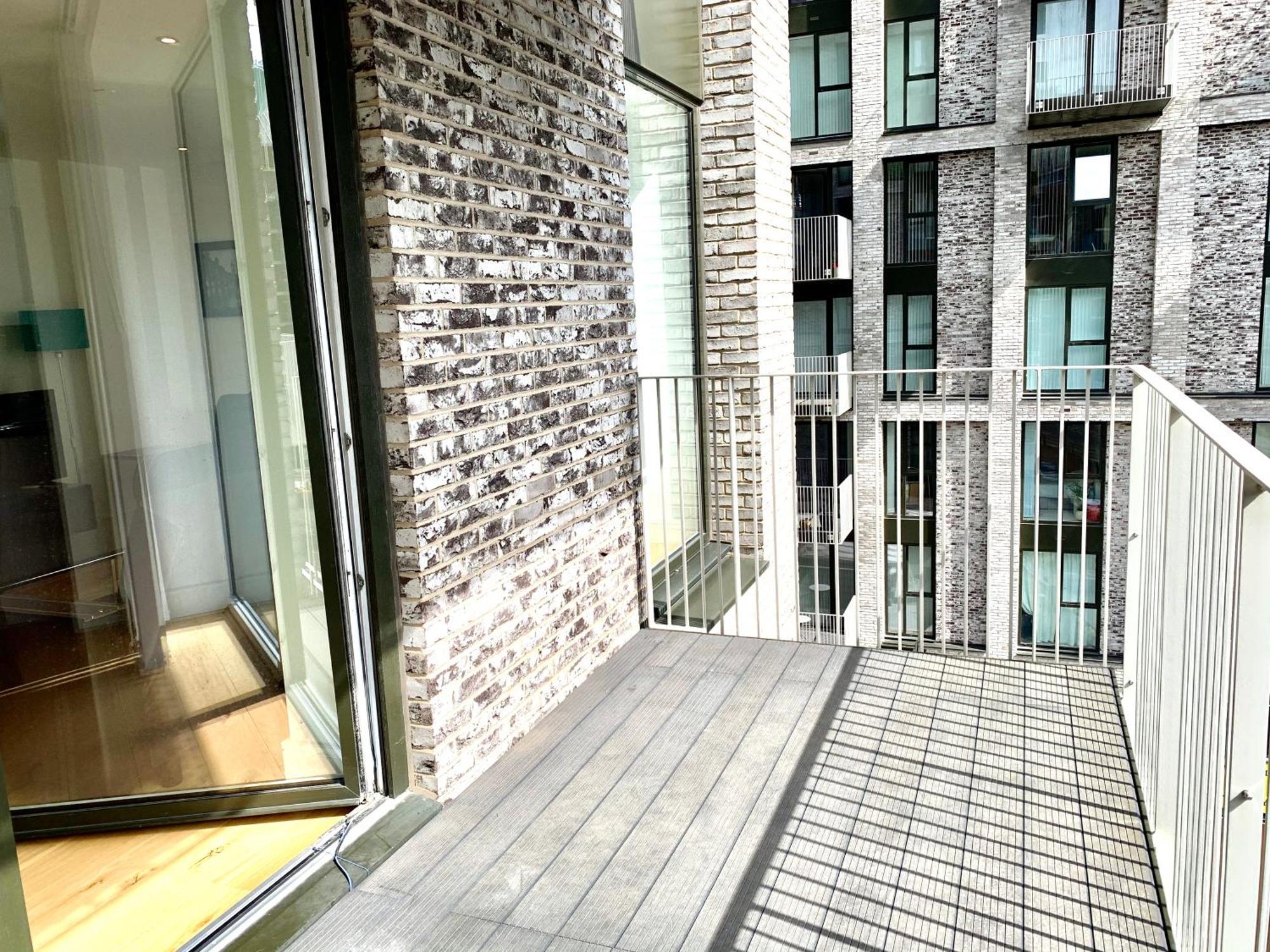 Modern London Excel 2 Bedrooms 2 Bathrooms, Parking, Kitchen, Lounge, Balcony Apartment Dış mekan fotoğraf